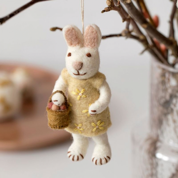 Hase mit Kleid gelb aus Filz